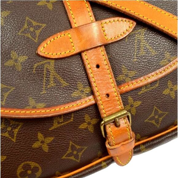 ⭐🔥AUTHENTIC🔥⭐Louis Vuitton Monogram Saumur 30 Crossbody bag - Picture 6 of 11